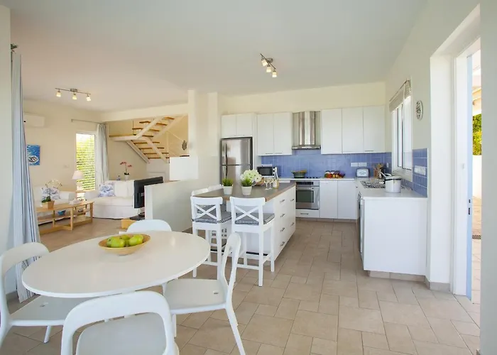 Seafront Melissa 别墅 *