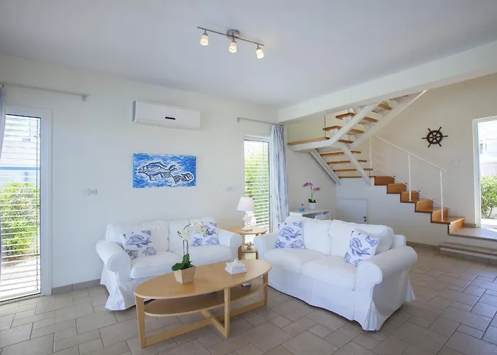 Seafront Melissa Villa *